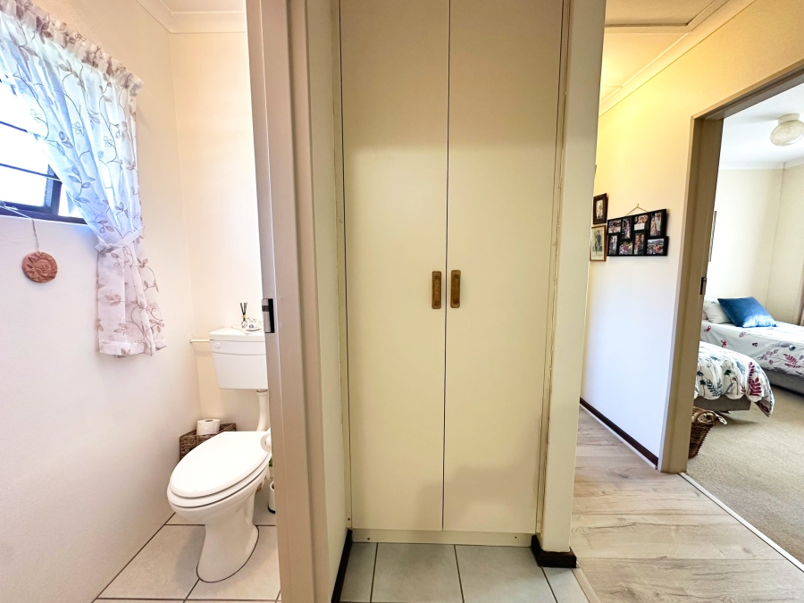 2 Bedroom Property for Sale in Meedingsride Western Cape